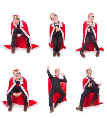 Taçlı bir iş adamı beyazlar içinde.