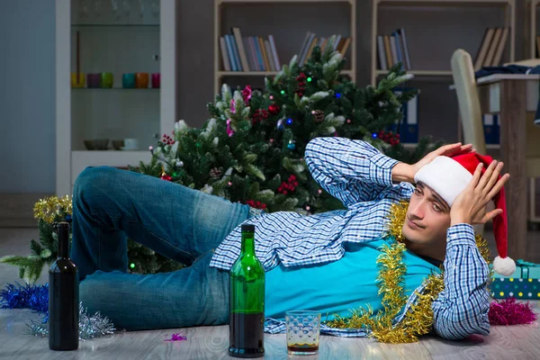 Man die alleen thuis kerst viert — Stockfoto