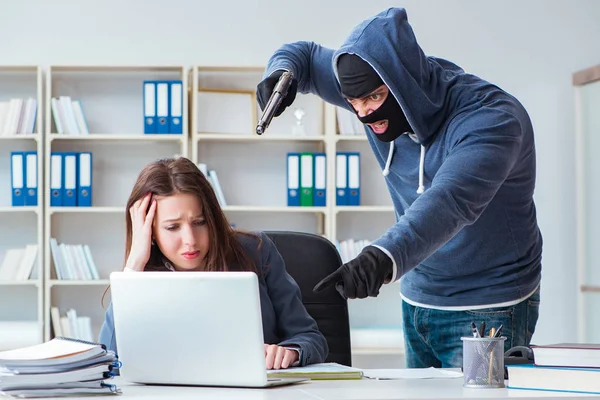 Criminal taking businesswoman as hostage in office — Stock Photo, Image