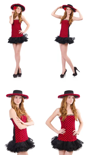 Jeune fille rousse en robe à pois et sombrero isolé sur — Photo