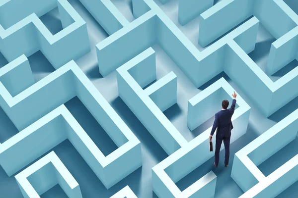 Empresário está tentando escapar do labirinto — Fotografia de Stock