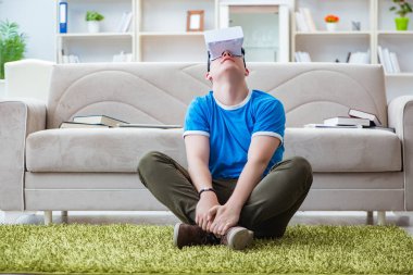 sanal gözlüklü genç adam