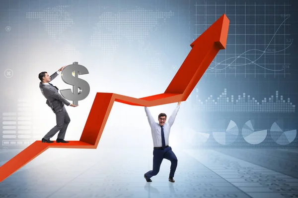 Üzletember támogatja a gazdasági növekedést a grafikonon — Stock Fotó