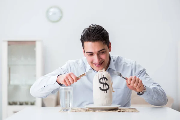 Konzept des teuren Essens in Restaurants — Stockfoto