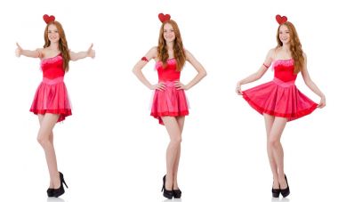 Mini pembe elbiseli, beyaz tenli güzel bir manken.