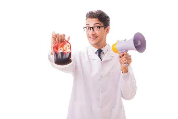 Doutor em doação de sangue conceito isolado em branco — Fotografia de Stock