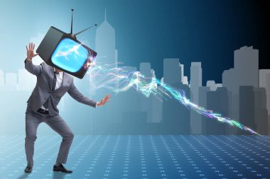 İnsan ve televizyon yerine medya zombisi kavramı