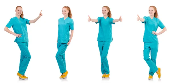 Mujer-médico sonriente en uniforme aislado en blanco — Foto de Stock