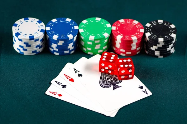 Chips and cards on casino table — Stock Photo, Image