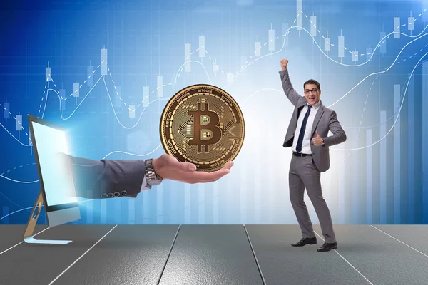 Biznesmen w koncepcji wzrostu cen bitcoin — Zdjęcie stockowe