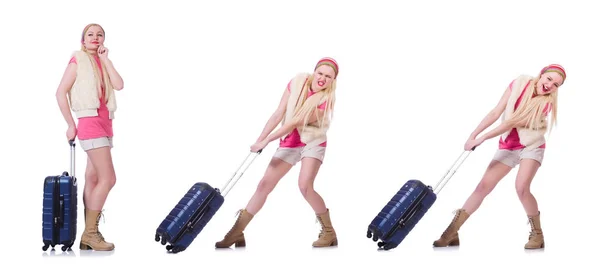Ung kvinna med resväska redo för beach holiday — Stockfoto