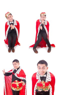 Taçlı bir iş adamı beyazlar içinde.