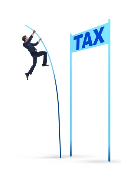 Zakenman springen over belasting in belastingontwijking concept — Stockfoto