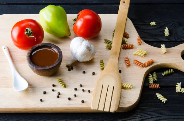 Ingredienser redo för italiensk pastasås — Stockfoto