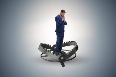 Fare kapanına yakalanan adam risk ticareti konseptine yakalandı