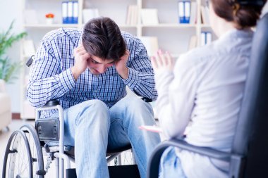 Hastanın psikoterapiste gidip sonuçlarıyla ilgilenmesi.