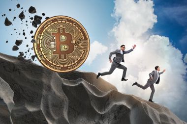 İşadamı cryptocurrency blockchain kavramında takip Bitcoin