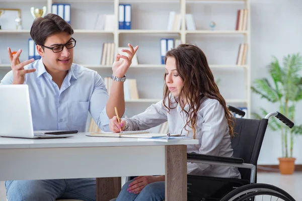 Disabled student studying and preparing for college exams — Stock Photo, Image