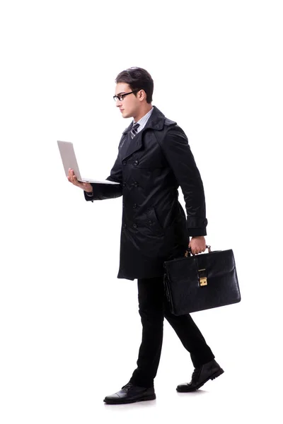 Jonge zakenman met laptop geïsoleerd op witte achtergrond — Stockfoto