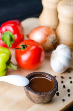 İçindekiler İtalyan makarna sosu için hazır.