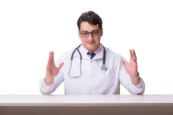 Ung manlig läkare isolerad på vit bakgrund — Stockfoto
