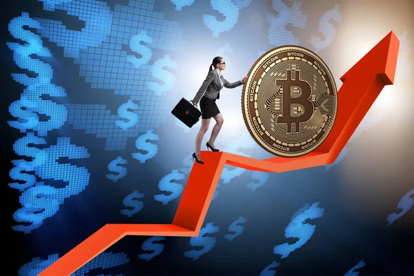 Podnikatelka tlačí Bitcoinu v kryptoměn blockchain conce — Stock fotografie