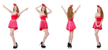 Mini pembe elbiseli, beyaz tenli güzel bir manken.