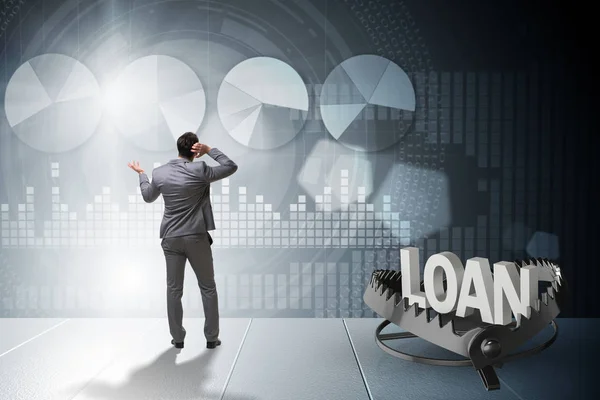 Empresario cayendo en la trampa del crédito de préstamo — Foto de Stock
