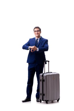 Beyaz arka planda bavulu olan genç bir işadamı.