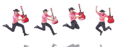 gitar üzerinde beyaz izole olan adam