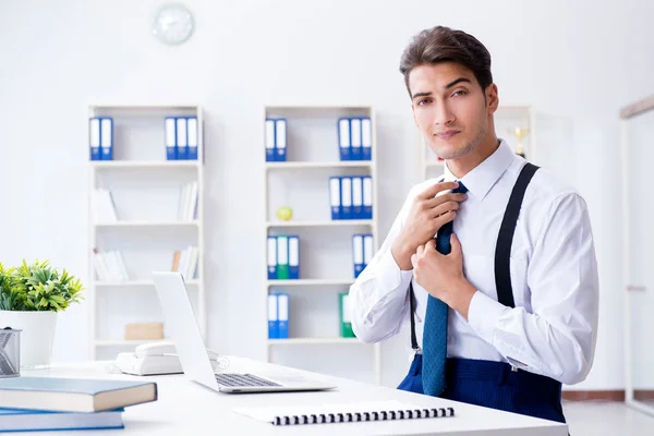 Young stylish businessman working in the office — Stock Photo, Image