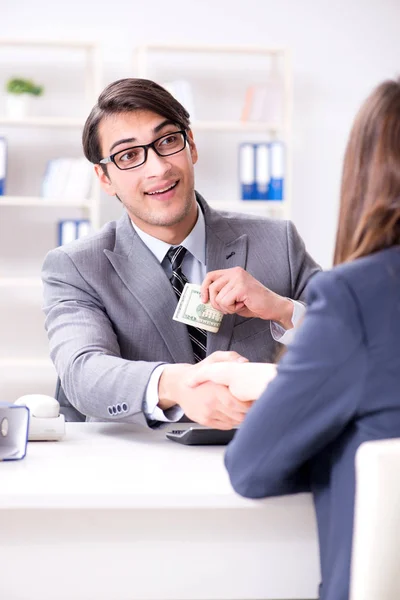 Bedrijven die smeergeld aangeboden krijgen voor het overtreden van de wet — Stockfoto