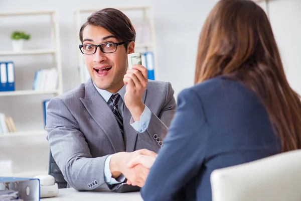 Affärsman som erbjuds muta för lagbrott — Stockfoto