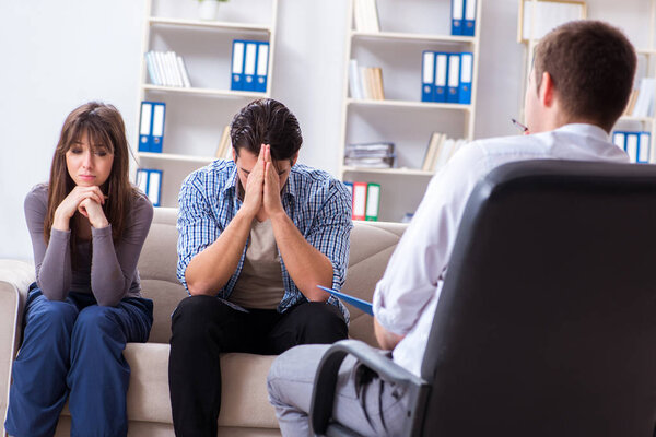 Family visiting psychologist for family problem