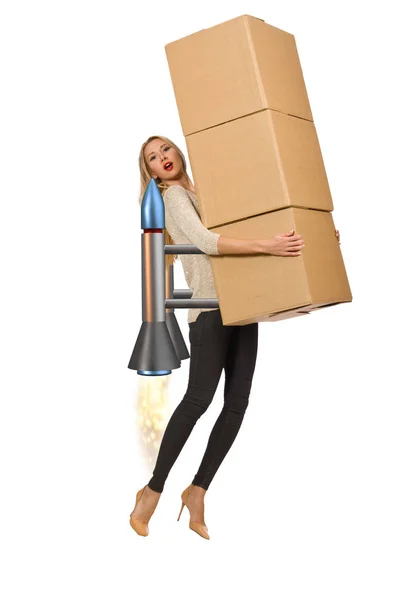Geschäftsfrau liefert Kisten isoliert auf weißem Hintergrund — Stockfoto