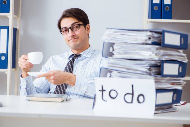 İş adamı yapılacaklar listesi üzerinde çalışıyor