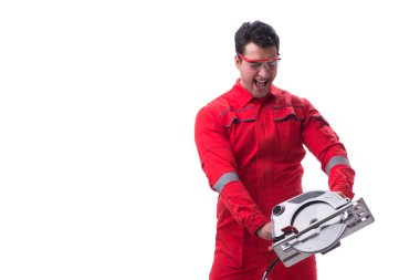 Ahşap işçiliği kavramında dairesel testereli erkek marangoz izole edilmiş.