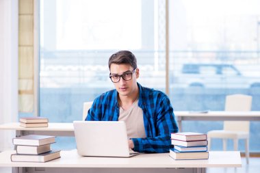 Telelkazan mesafesi öğrenme konsepti öğrenme öğrencisiName