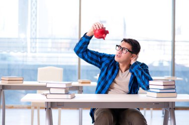 Pahalı ders kitapları ve eğitim maliyeti kavramı