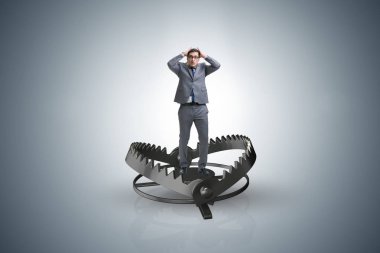 Fare kapanına yakalanan adam risk ticareti konseptine yakalandı 