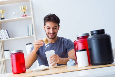 Sporcu daha iyi kaslar için yeni protein takviyeleri tadıyor