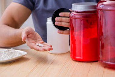 Sporcu daha iyi kaslar için yeni protein takviyeleri tadıyor