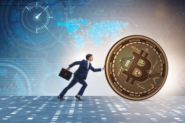 İşadamı, kripto para zinciri konseptinde bitcoin basıyor