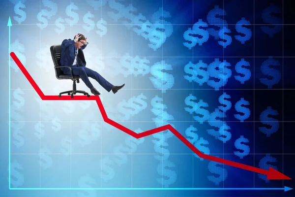 Az üzletember lecsúszik az elnöki székről a gazdasági válság koncepciójában — Stock Fotó