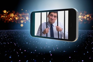 Cep telefonu ve sosyal medya bağımlılığı kavramı