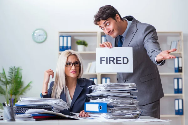 Angry boss firing his assistant secretary — Stock Photo, Image