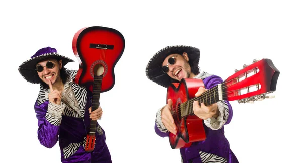 Homem de roupas engraçadas segurando guitarra isolada no branco — Fotografia de Stock