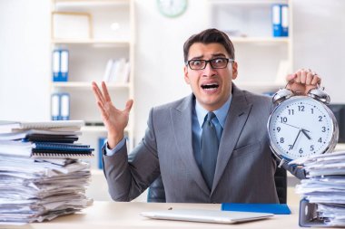 Çalışanlar vergi raporlama tarihlerini karşılayamıyor