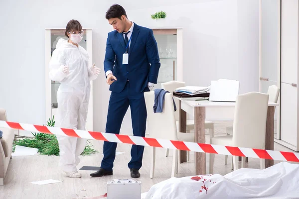 Forensics investigator at the scene of office crime — Stock Photo, Image