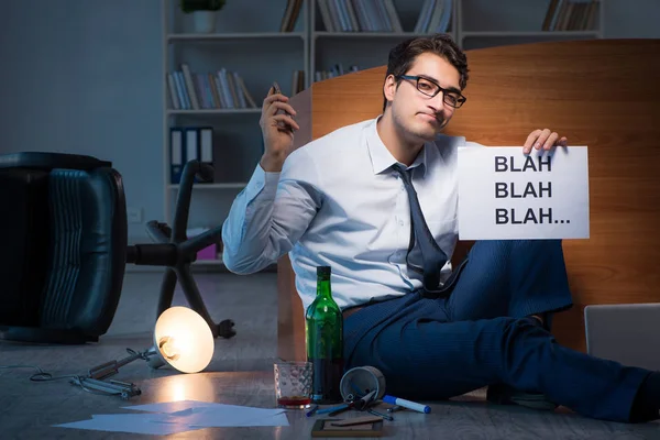 Mitarbeiter mit allgemeinem Gerede nicht zufrieden — Stockfoto